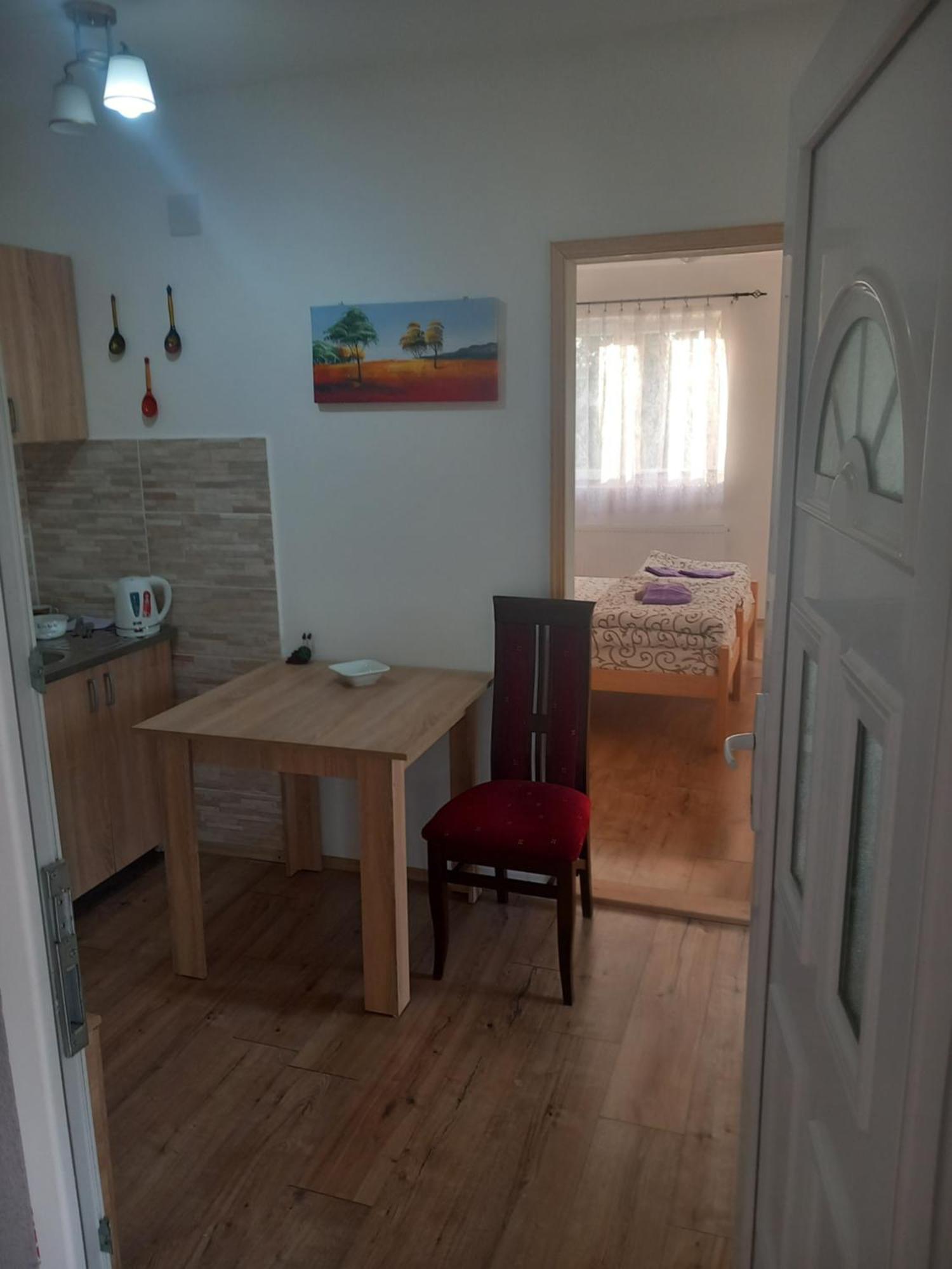 Rm Castell Apartments Нови-Сад Экстерьер фото