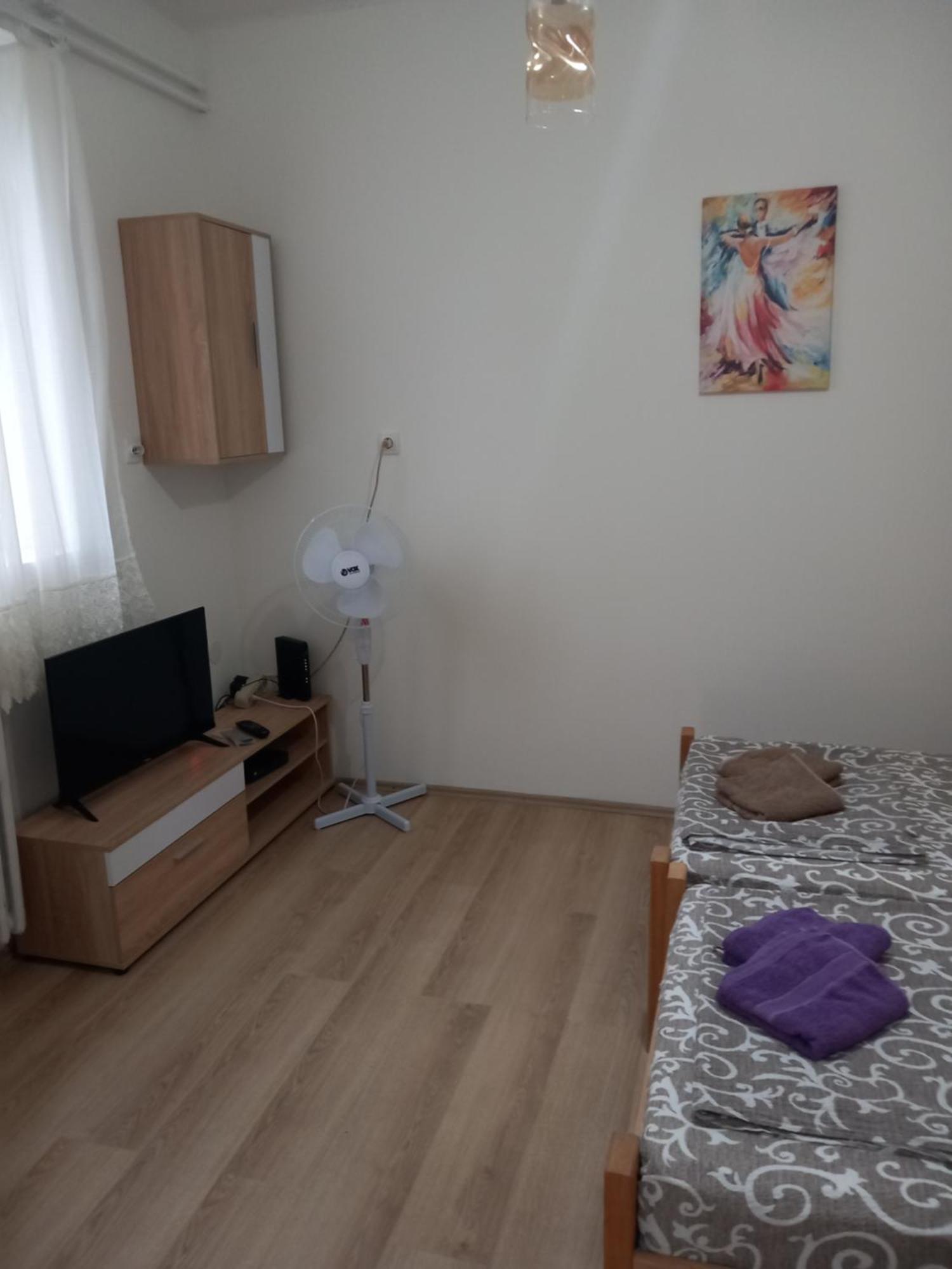 Rm Castell Apartments Нови-Сад Экстерьер фото