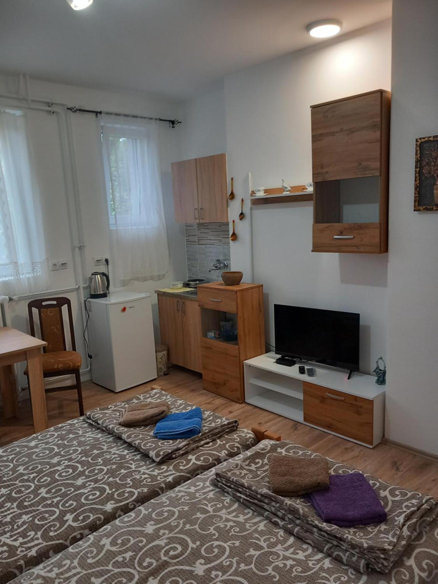Rm Castell Apartments Нови-Сад Экстерьер фото